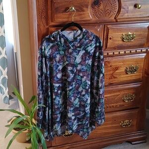 2/$30 Women's Northern Reflections Multicolor Long Sleeve Lightweight Hoodie